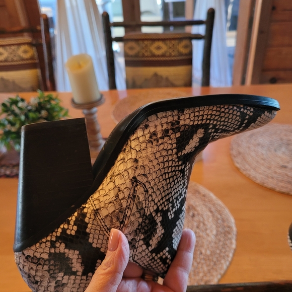 Naturalizer Women’s Rosetta Ankle/Bootie Boot in Alabaster Snake - Picture 4 of 5